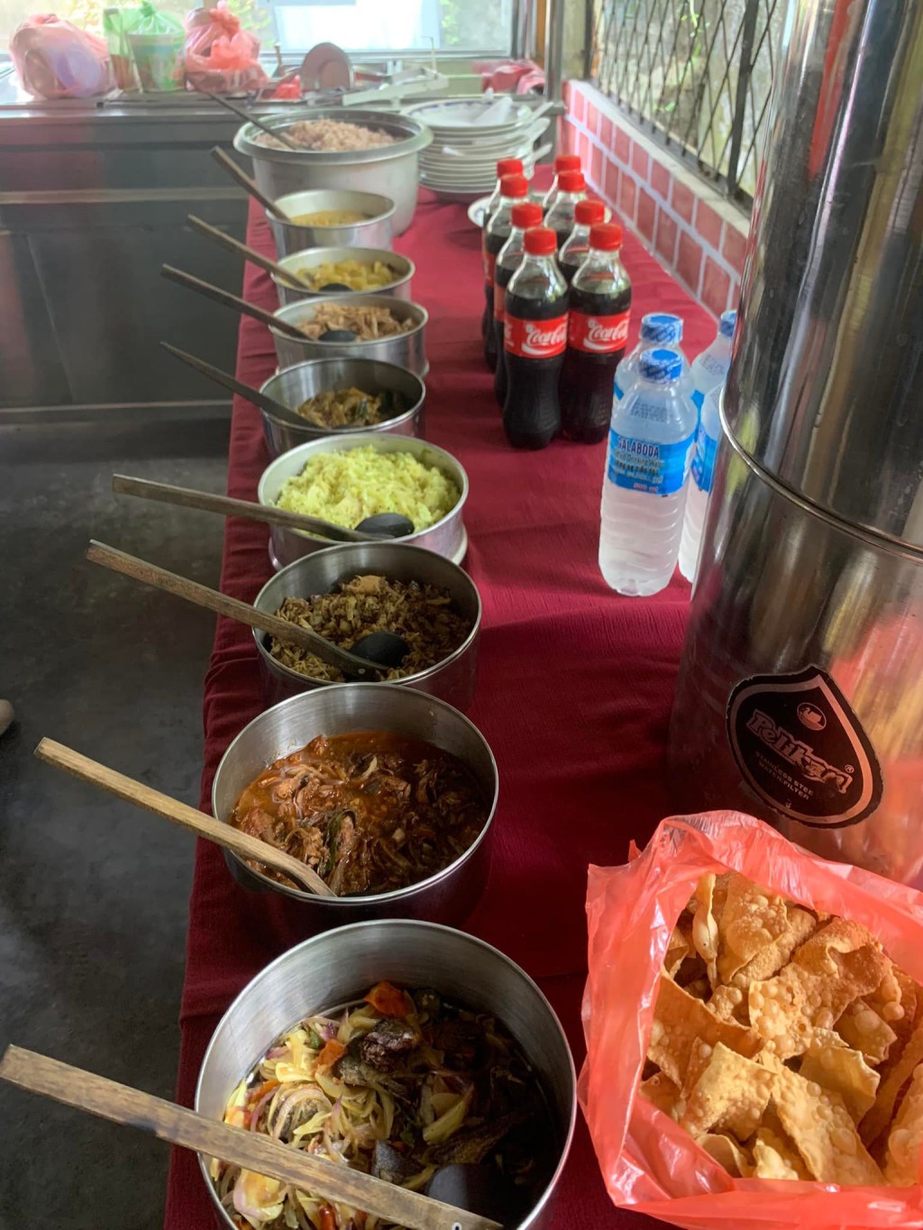 Sri Lanka 10 – Trains, Tobacco and Waterfalls